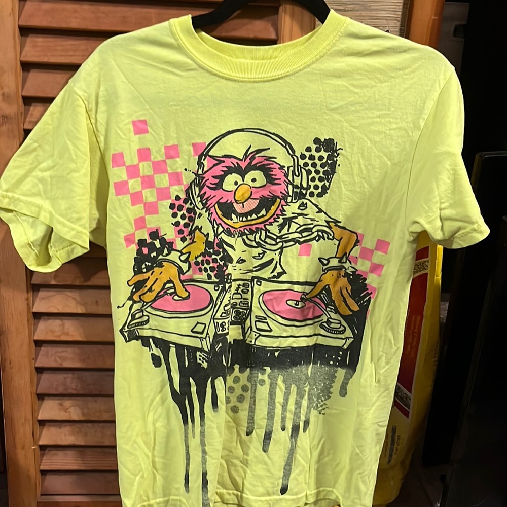 Size small neon yellow shirt